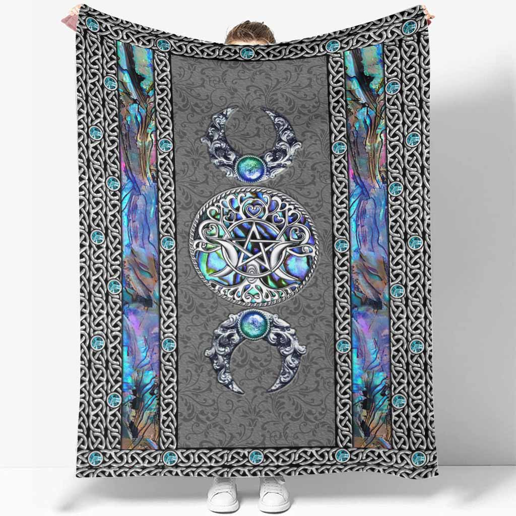 Mystery Spirit Triple Moon Witch Blanket With 3D Pattern Print