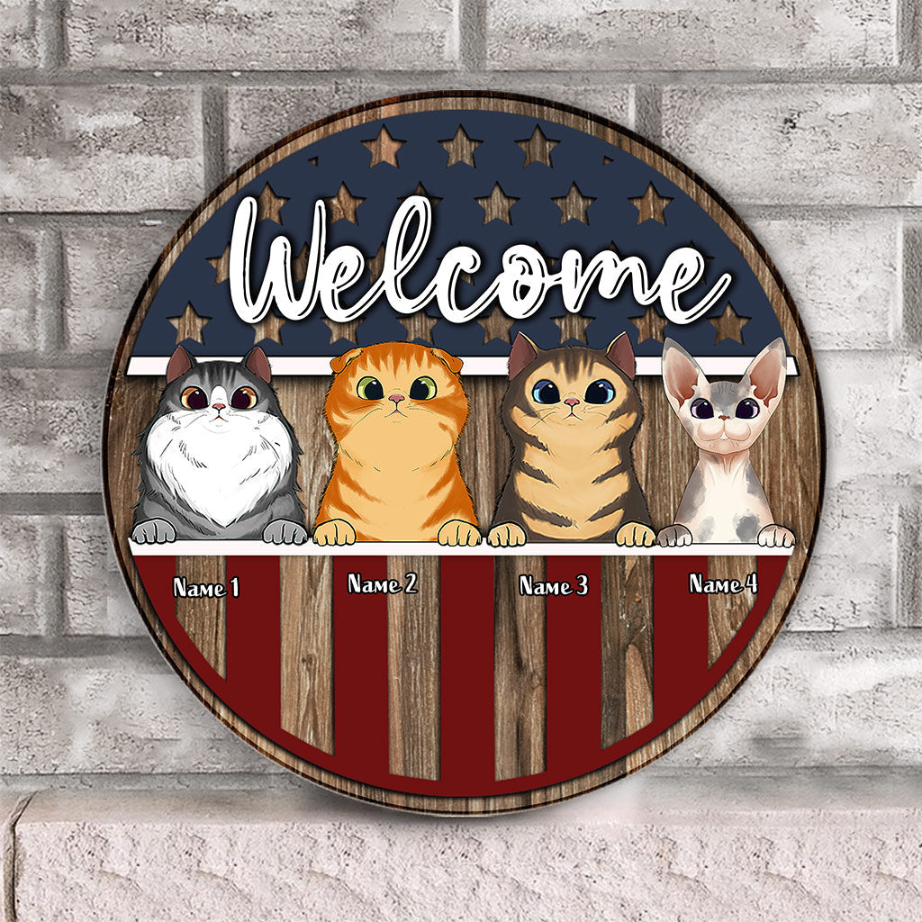 Welcome - Personalized Independence Day Cat Round Wood Sign