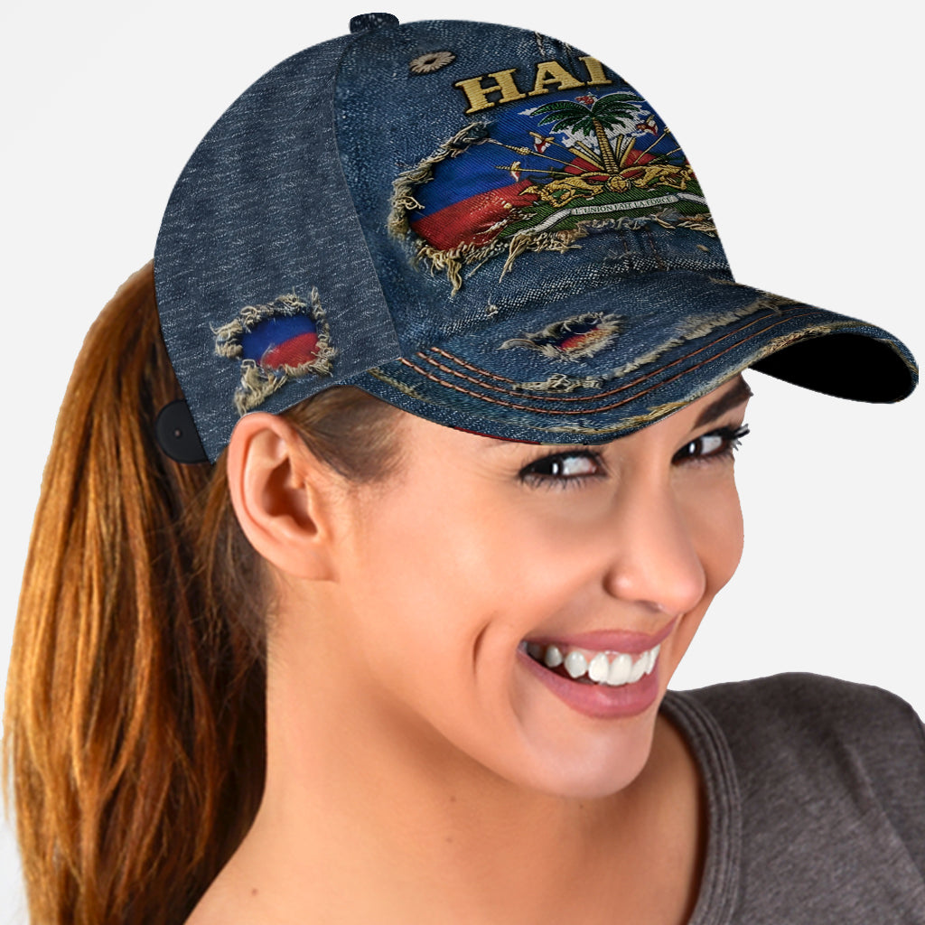Haiti Coat Of Arms - Personalized Expats Classic Cap