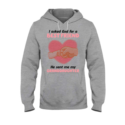 Hand In Hand Grandma And Grandkids - Personalized T-shirt and Hoodie