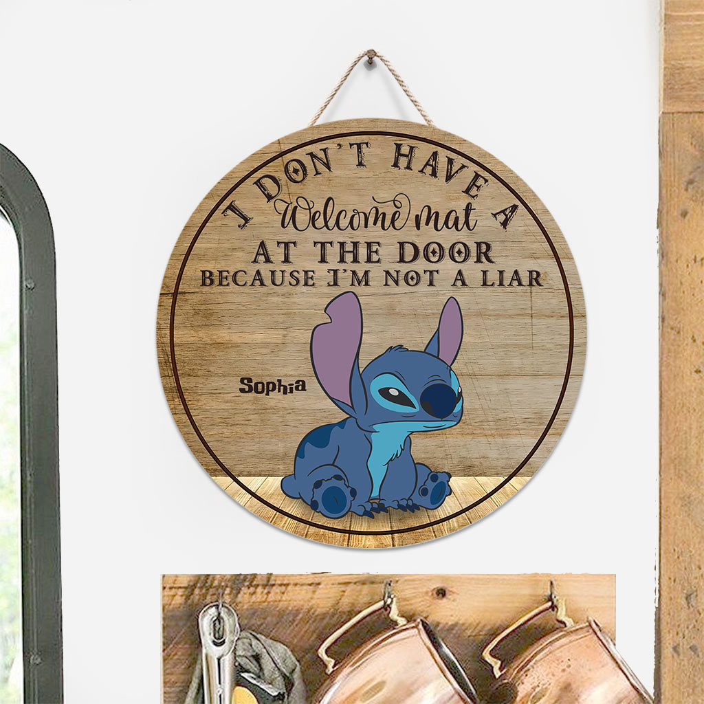 I Don't Have A Welcome Mat At The Door - Personalized Ohana Round Wood Sign