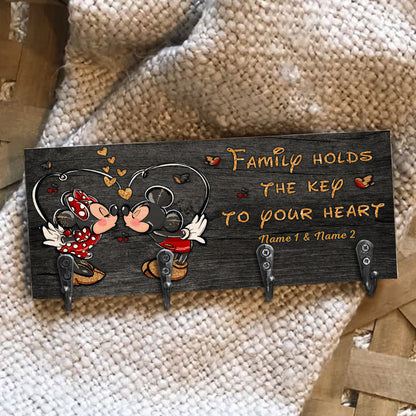 Family Holds The Key To Your Heart - Personalized Mouse Key Rack