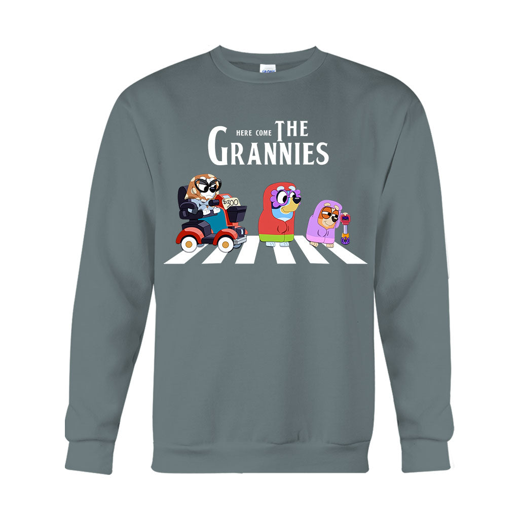Here Come The Grannies - Grandma T-shirt And Hoodie