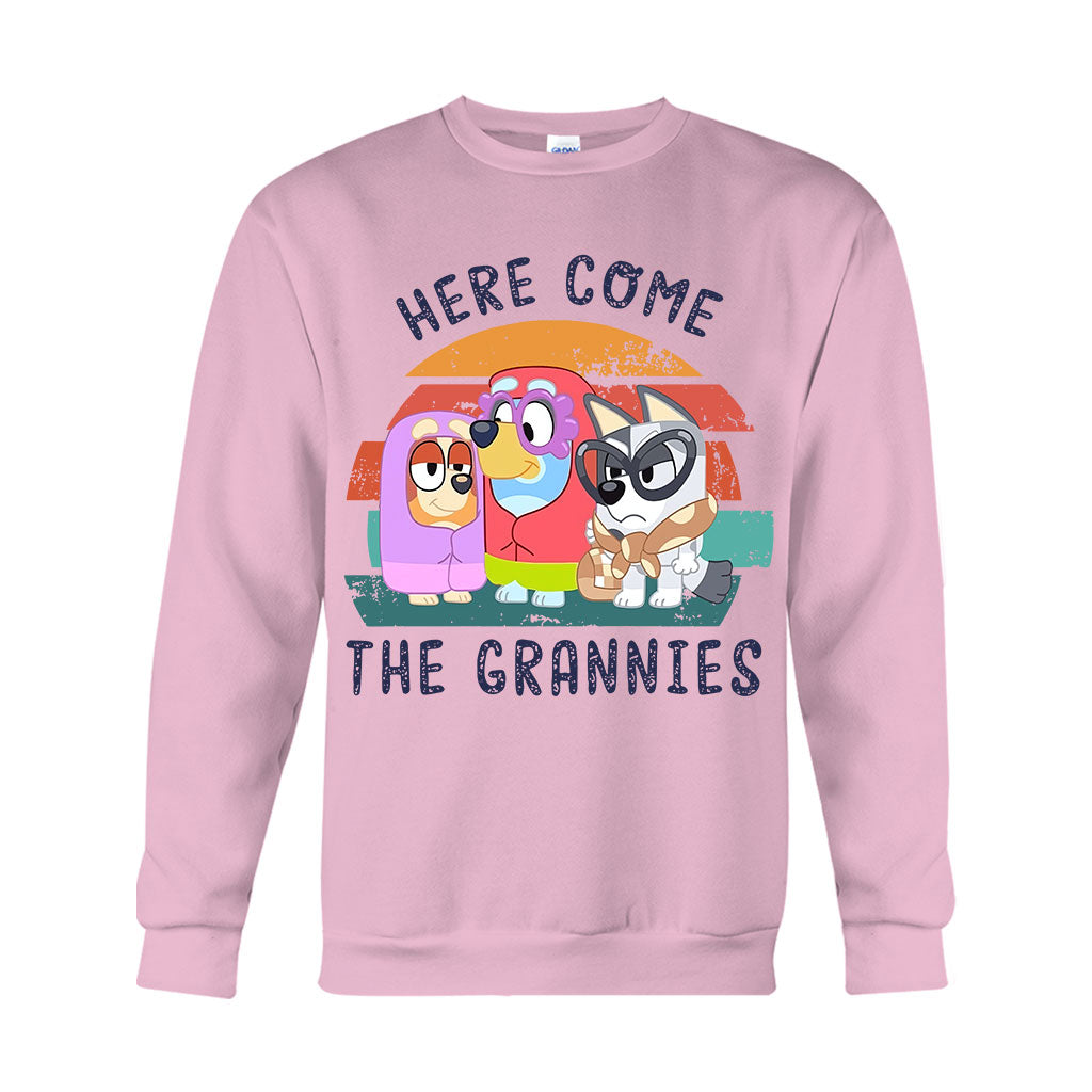 Here Come The Grannies - Grandma T-shirt And Hoodie