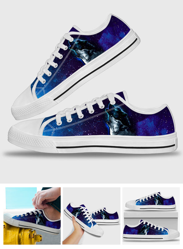 Galaxy Night Sky - Wolf Low Top Shoes